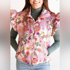 NWT Flutter Sleeve Floral Puffer Vest